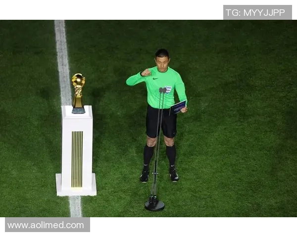 中国足球裁判首次执法欧战，国际足联高度评价